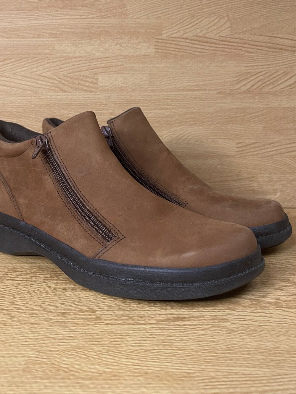 Easy Spirit Brown Suede Leather Side Zip Booties Clogs Womens Size 8M